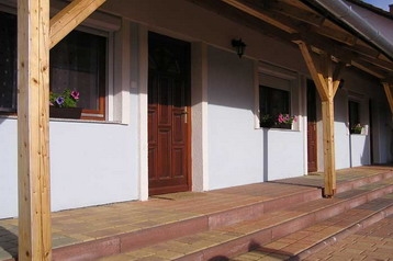 Hungría Privát Zalaegerszeg, Exterior